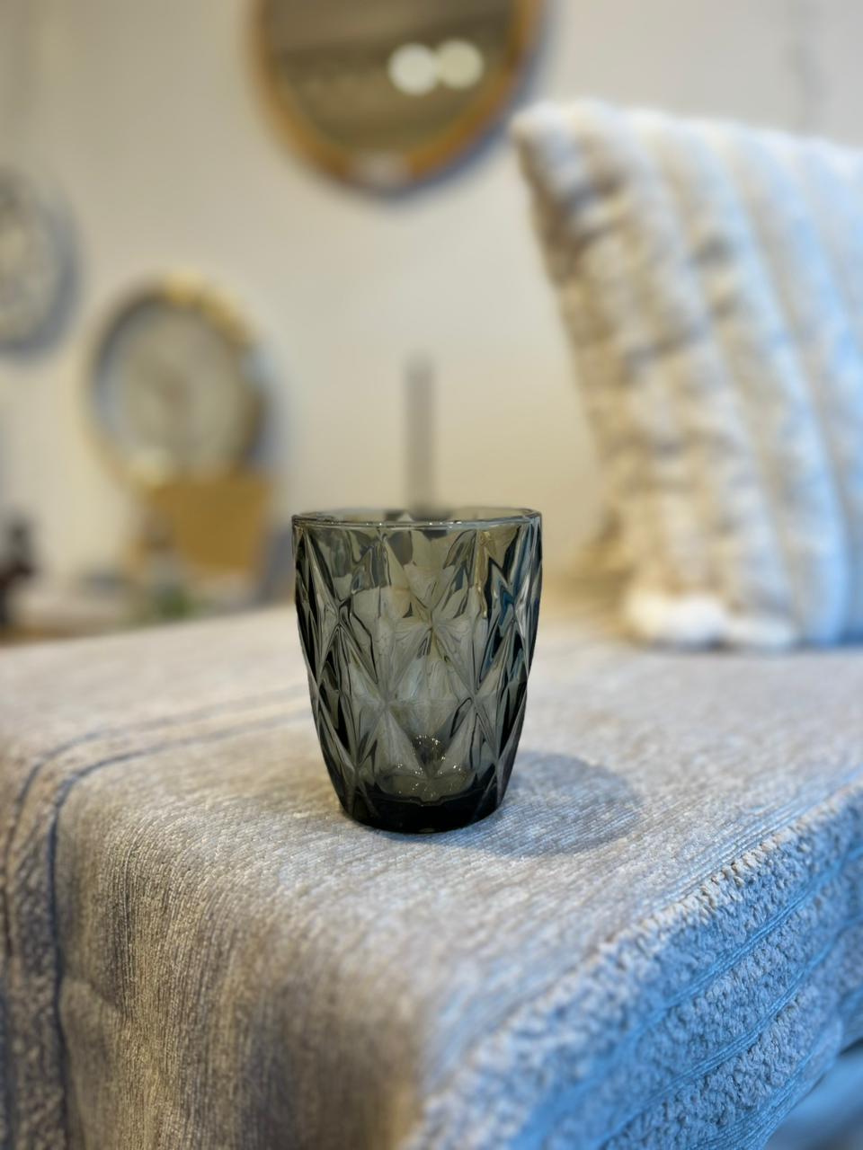 vaso de vidrio rombo