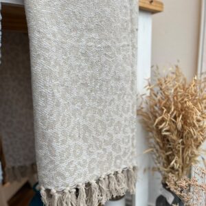 manta throw print beige 125 x 150